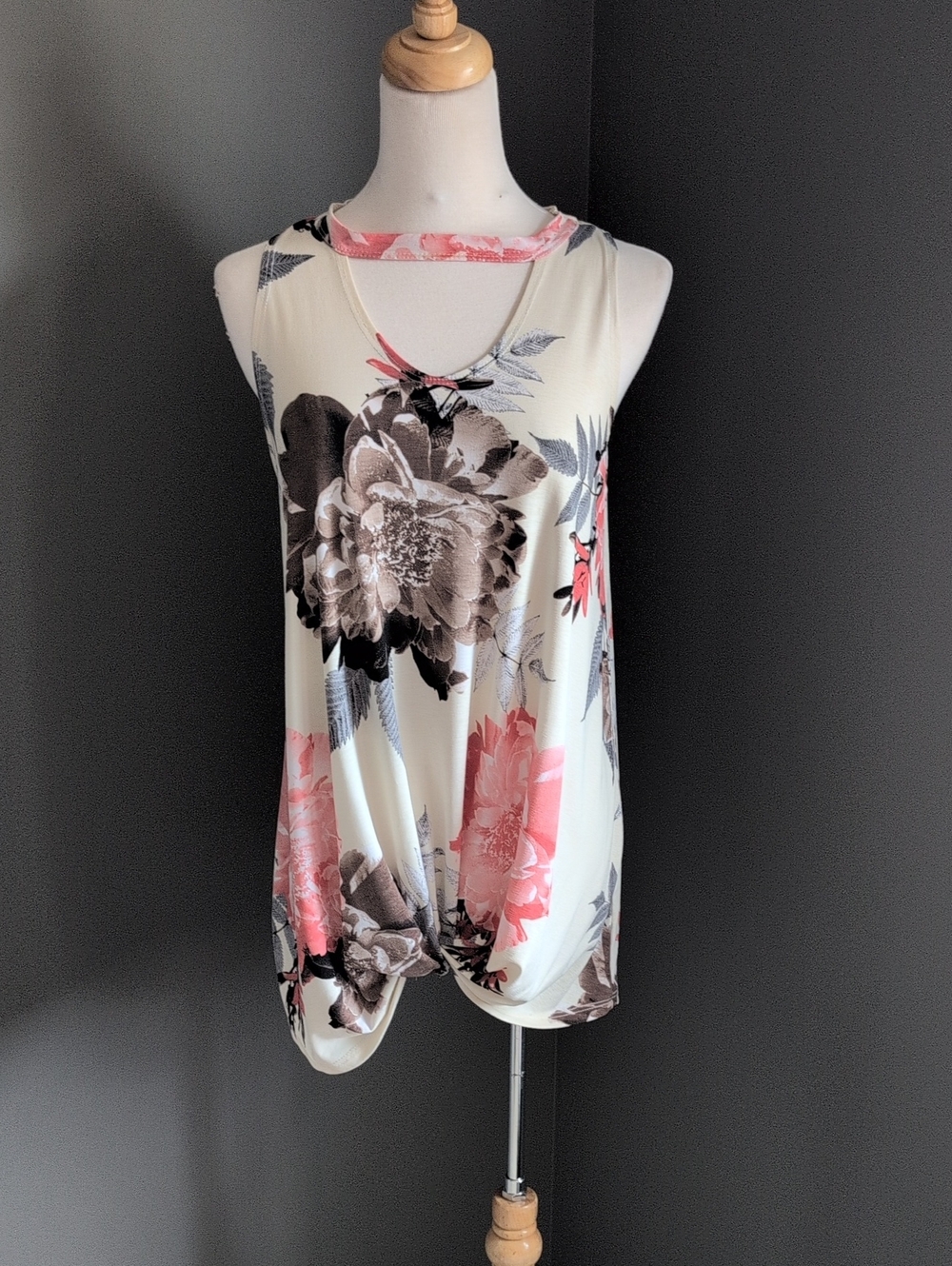 Lovely J Floral Twist-Hem Sleeveless Top - Cream with Pink & Brown Floral Small